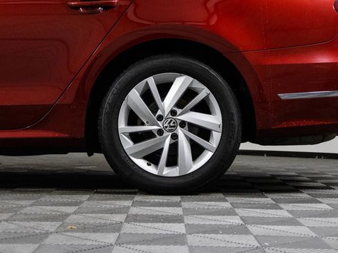 Used 2018 Volkswagen Passat 2.0T SE w/ SE Lighting Package image 44