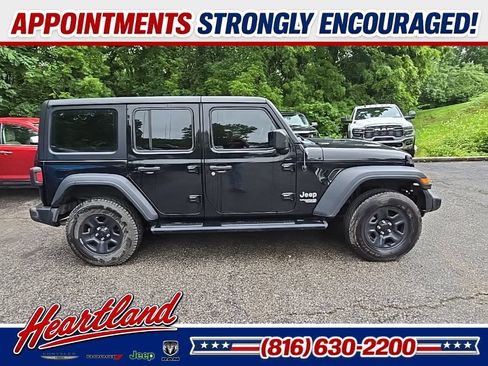 Used 2021 Jeep Wrangler Unlimited Sport AWD/4WD image 10