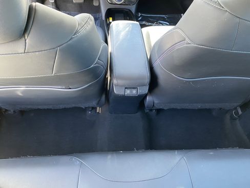 Used 2020 Toyota Prius Prime XLE image 17