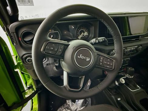 New 2026 Jeep Wrangler Unlimited Rubicon AWD/4WD image 11