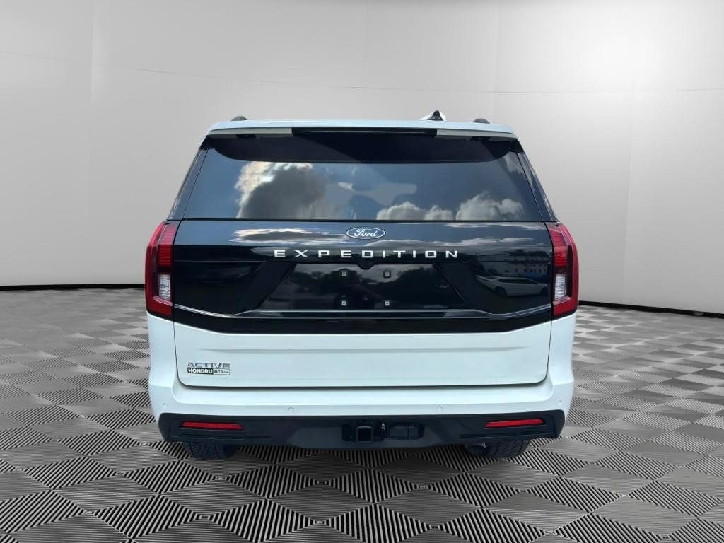 Used 2025 Ford Expedition Active AWD/4WD image 8