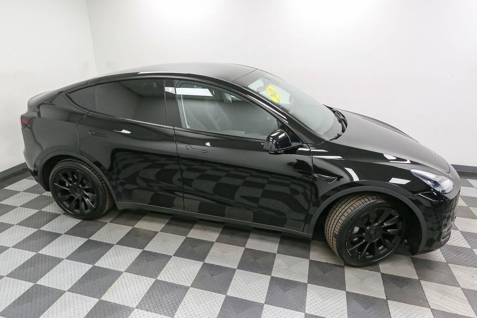Used 2021 Tesla Model Y Long Range AWD/4WD image 5