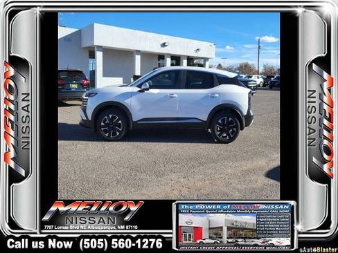 Used 2025 Nissan Kicks SV image 2