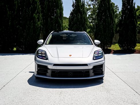 Used 2026 Porsche Panamera 4 AWD/4WD image 3