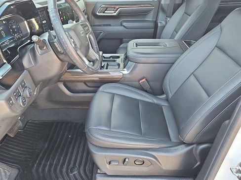 Used 2022 Chevrolet Silverado 1500 LT Trail Boss w/ Convenience Package II image 19