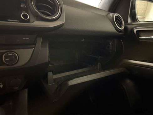 Used 2022 Toyota Tacoma TRD Off-Road w/ Technology Package AWD/4WD image 20