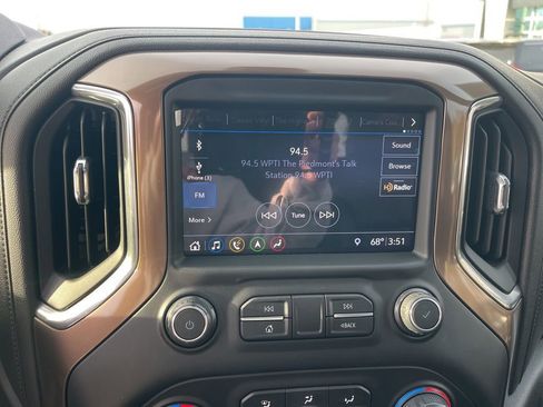 Used 2019 Chevrolet Silverado 1500 High Country w/ Technology Package image 23