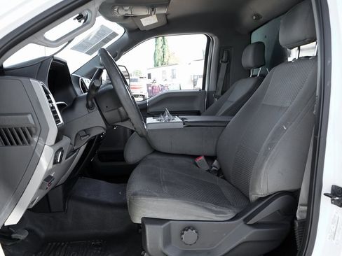 Used 2017 Ford F550 2WD Regular Cab Super Duty image 24