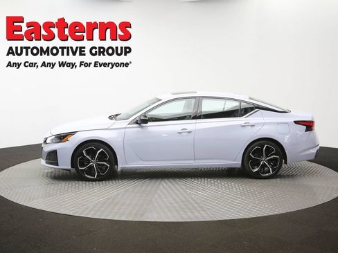 Used 2025 Nissan Altima 2.5 SR w/ SR Premium Package FWD image 60
