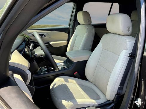 Used 2023 Chevrolet Traverse LS AWD/4WD image 13