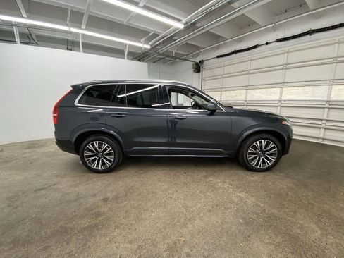 Used 2022 Volvo XC90 T5 Momentum image 7