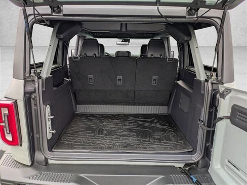 Used 2022 Ford Bronco Badlands image 8