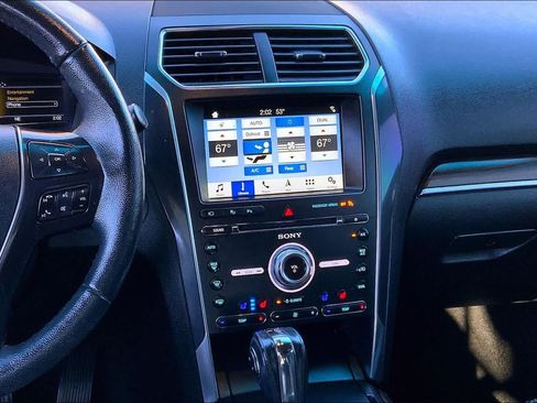 Used 2018 Ford Explorer Limited w/ Equipment Group 301A image 6