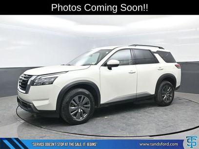 Used 2024 Nissan Pathfinder SV