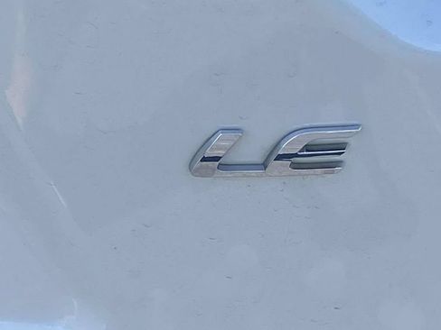 Used 2020 Toyota Corolla LE FWD image 11
