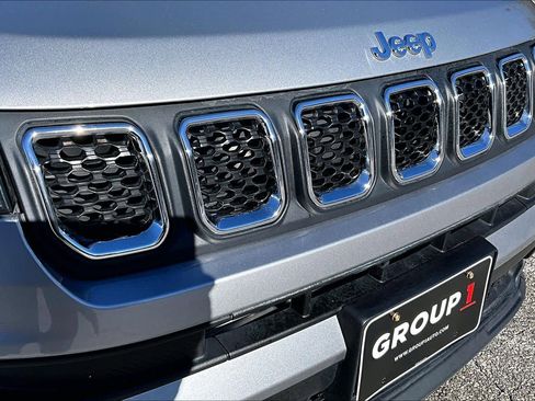 Used 2023 Jeep Compass Latitude w/ Sun and Sound Group image 32