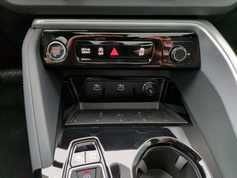 New 2025 Audi Q5 Premium Plus image 32