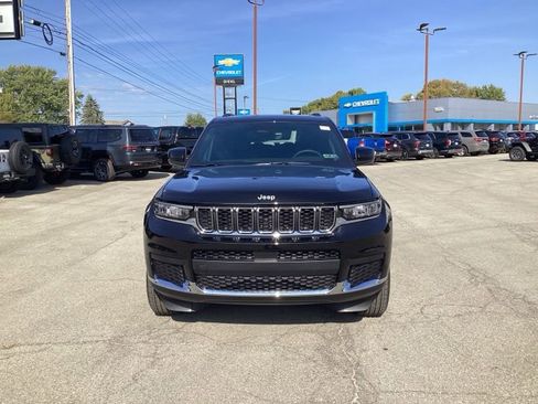 New 2025 Jeep Grand Cherokee L Laredo w/ Luxury Tech Group I AWD/4WD image 2