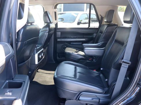 Used 2024 Ford Expedition XLT AWD/4WD image 12