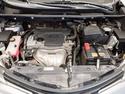 Used 2018 Toyota RAV4 XLE w/ Plus Extra Value Package FWD image 3