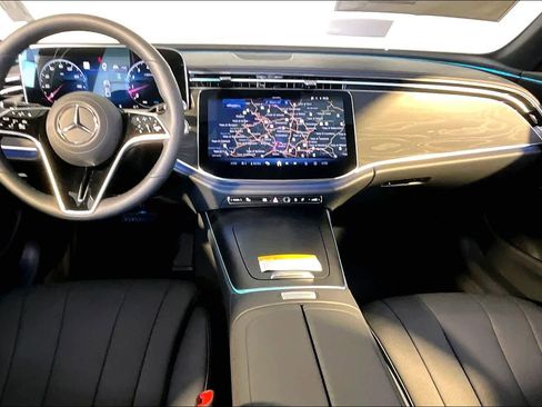 New 2026 Mercedes-Benz E 350 4MATIC Sedan image 7