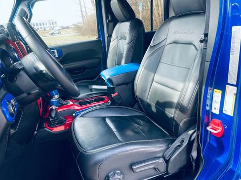 Used 2018 Jeep Wrangler Unlimited Sahara image 16