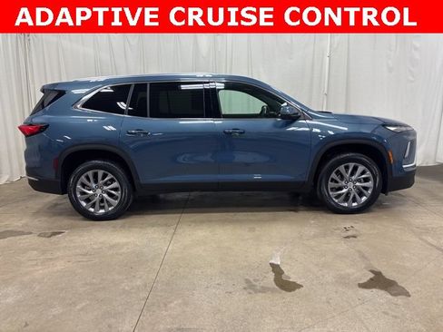 Used 2025 Buick Enclave Preferred image 2