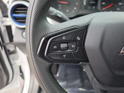 Used 2025 Chevrolet Trax LS w/ LS Convenience Package FWD image 28