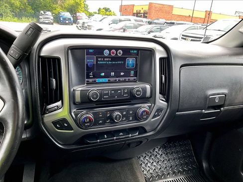 Used 2015 Chevrolet Silverado 1500 LT w/ LT Convenience Package AWD/4WD image 17