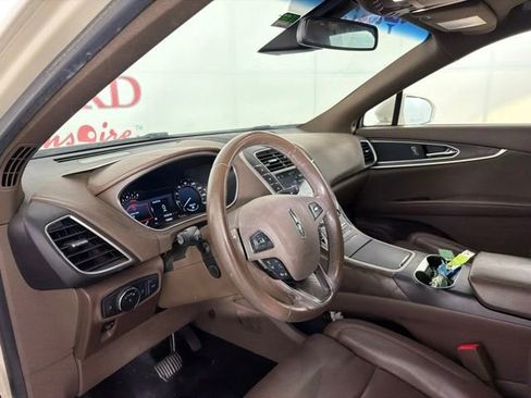 Used 2018 Lincoln MKX Reserve w/ Driver Assistance Package FWD image 12