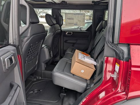 New 2025 Ford Bronco Badlands image 11