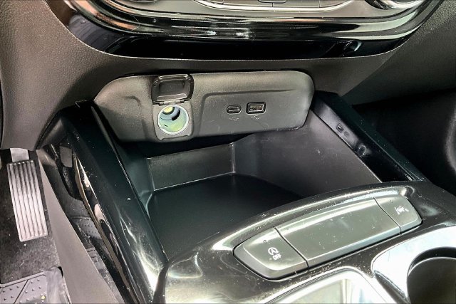 Used 2025 Chevrolet Trax LT w/ Driver Confidence Package FWD image 15