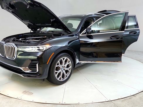 Used 2022 BMW X7 xDrive40i w/ Premium Package AWD/4WD image 10