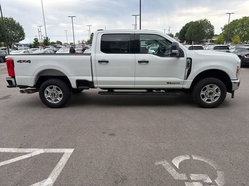 Used 2025 Ford F250 XLT AWD/4WD image 3