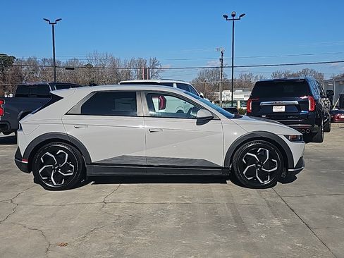Used 2022 Hyundai Ioniq 5 SEL image 2