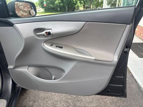 Used 2012 Toyota Corolla LE FWD image 15