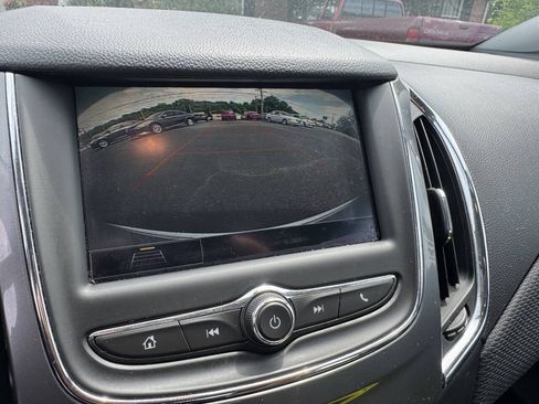 Used 2019 Chevrolet Cruze LS FWD image 11