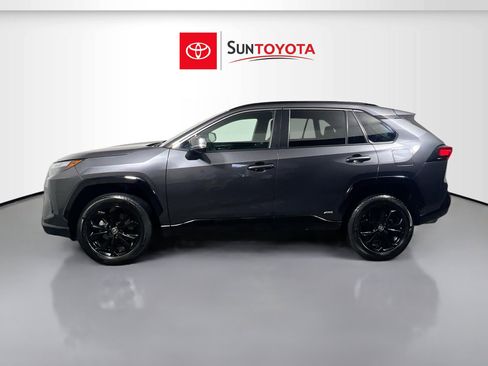 Used 2023 Toyota RAV4 SE image 7