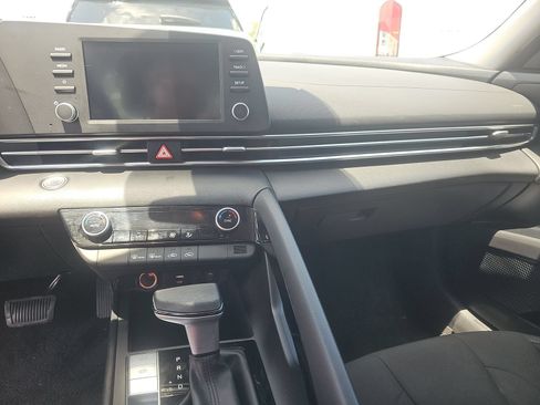 Used 2026 Hyundai Elantra Hybrid FWD image 25