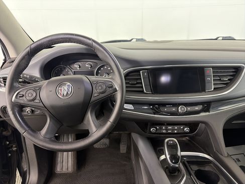 Used 2020 Buick Enclave Essence image 7