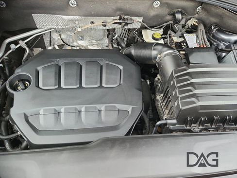 Used 2024 Volkswagen Atlas SE image 26