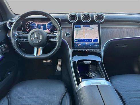 Used 2025 Mercedes-Benz GLC 300 4MATIC image 12
