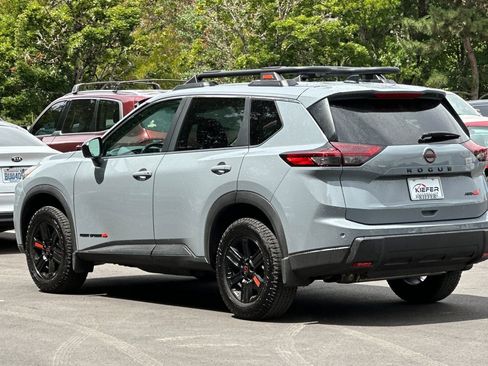 Used 2026 Nissan Rogue SV AWD/4WD image 6