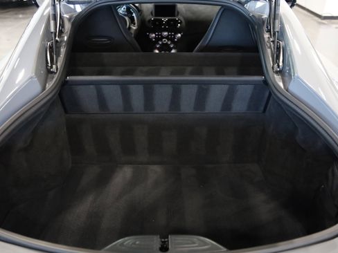 Used 2021 Aston Martin V8 Vantage Coupe RWD image 7