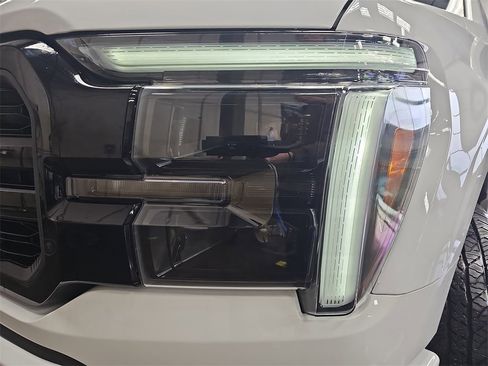 Used 2024 Ford F150 Lariat w/ FX4 Off-Road Package image 31