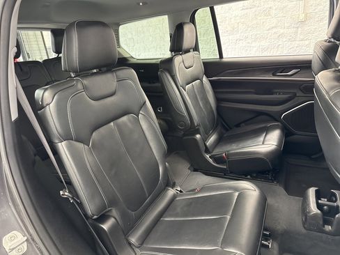 Used 2023 Jeep Grand Cherokee L Limited w/ Black Appearance Package image 48