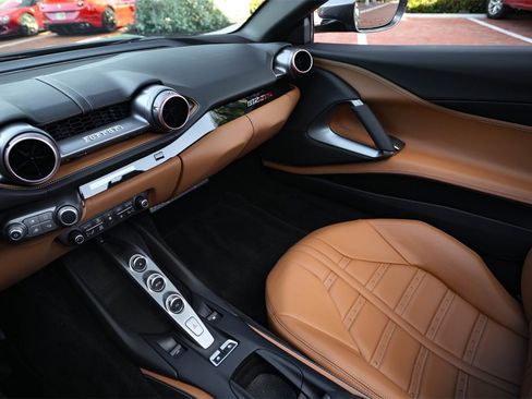 Certified 2022 Ferrari 812 GTS Base image 32