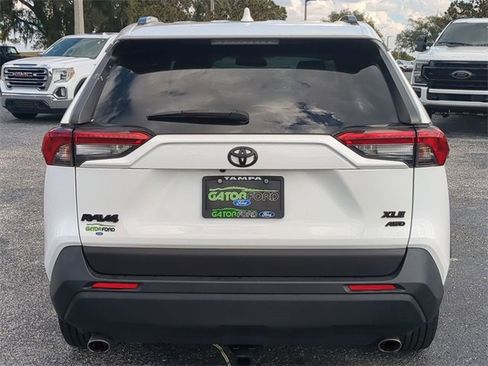 Used 2020 Toyota RAV4 XLE image 6