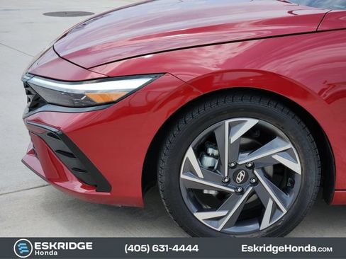 Used 2024 Hyundai Elantra SEL w/ Convenience Package FWD image 8