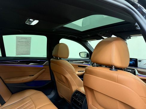 Used 2017 BMW 540i xDrive w/ Premium Package image 10